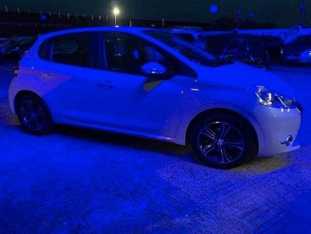 Peugeot 208 1.4 HDi 68 CV 5 porte Access