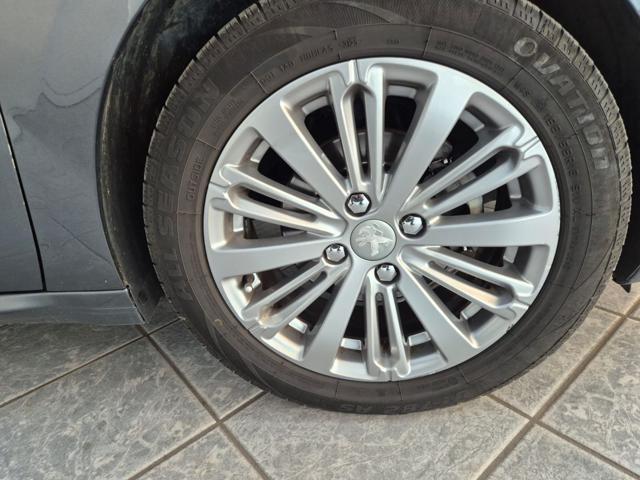 PEUGEOT 208 1° serie PureTech 82 5p. GPL Allure-bella bella