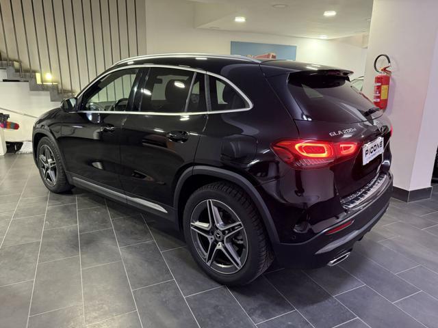 MERCEDES-BENZ GLA 200 d Automatic Premium