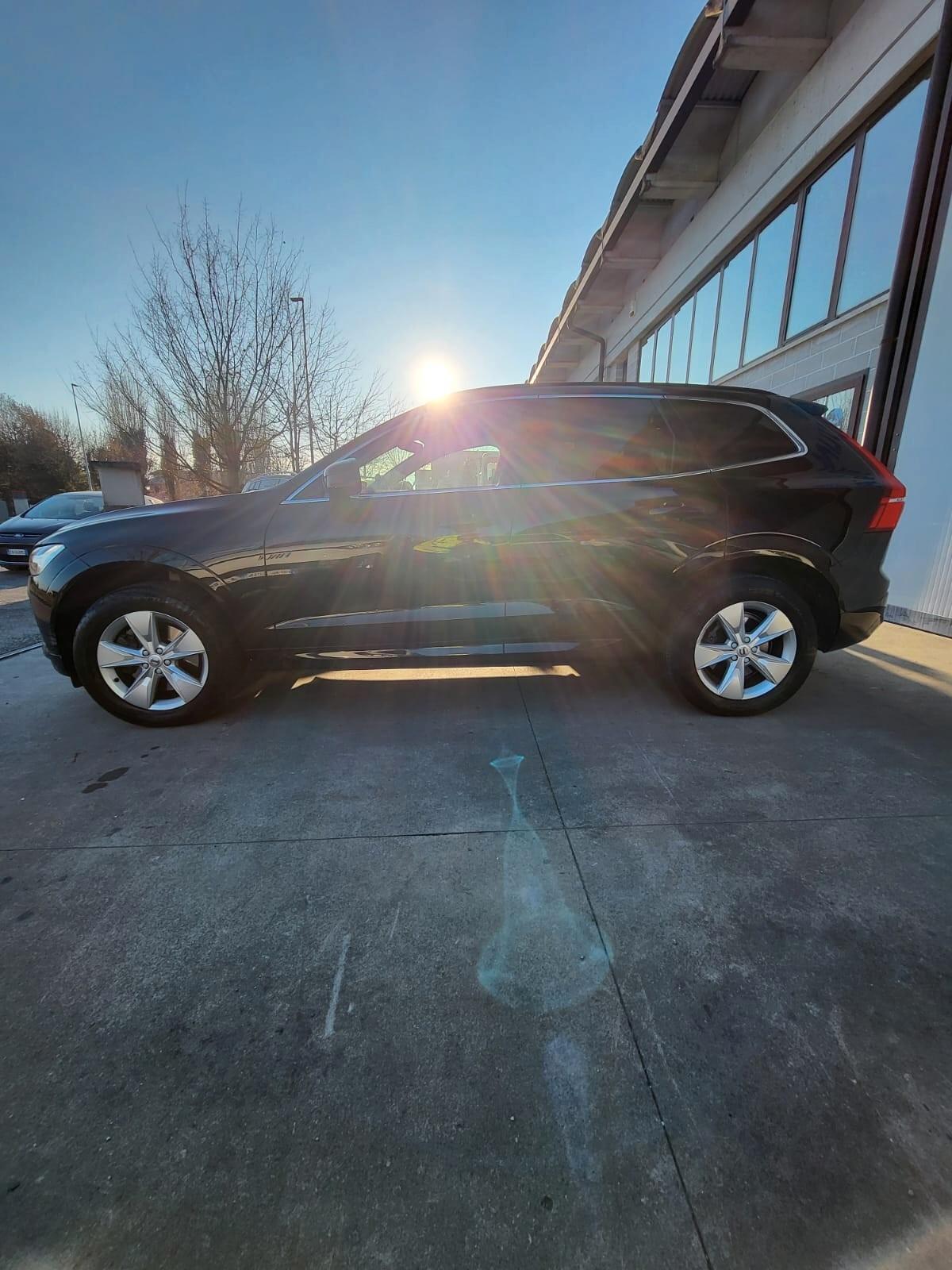 Volvo XC 60 XC60 B4 (d) AWD automatico Essential