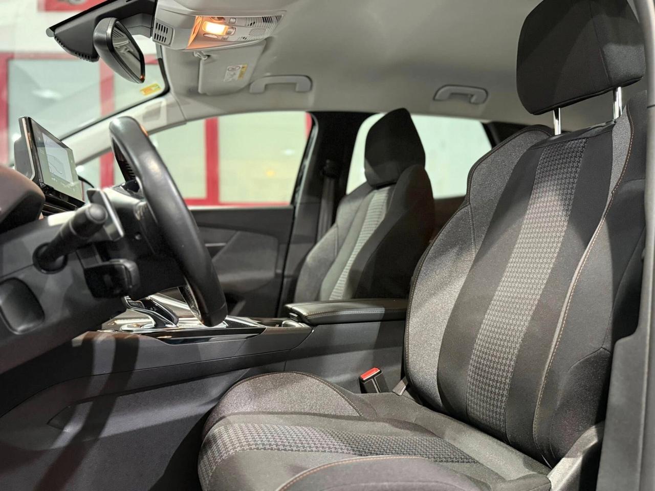 Peugeot 3008 Allure 1.5 BlueHDI 130cv 2021