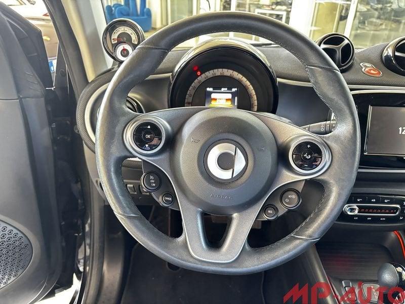 smart fortwo EQ tua a 247,00 euro al mese