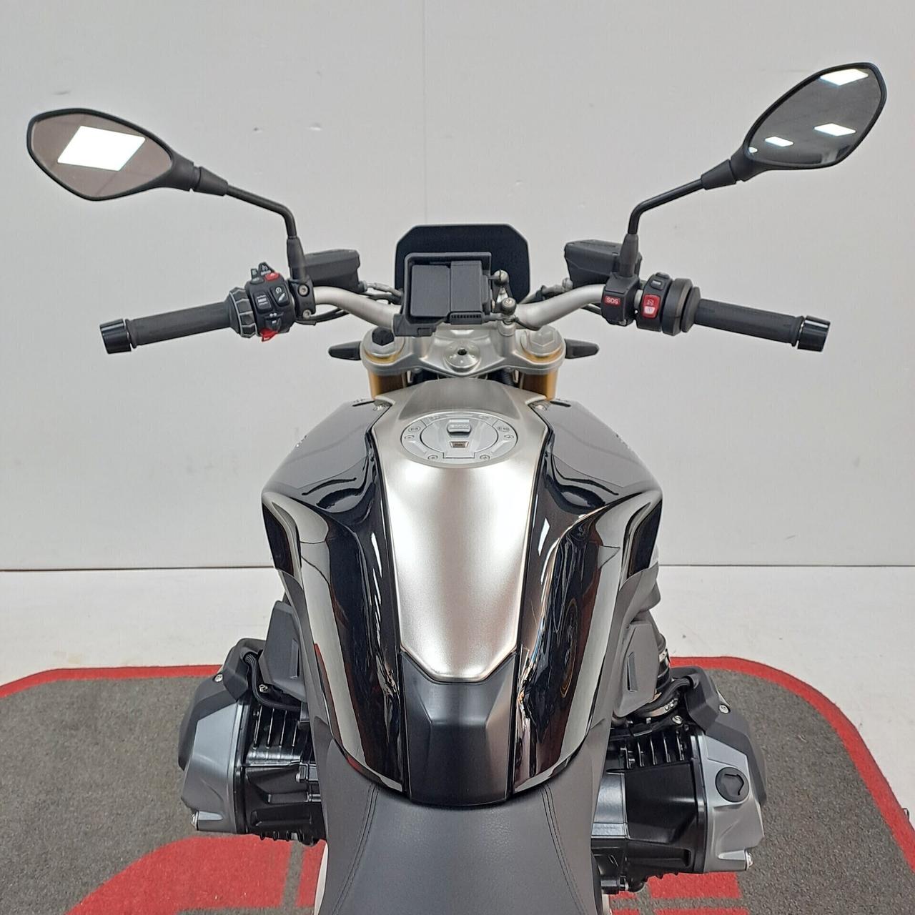 BMW R 1250 R Triple Black NUOVA / KM 0