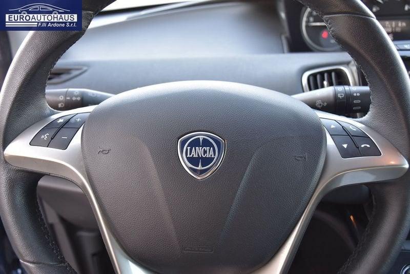 Lancia Ypsilon Ypsilon 1.0 firefly hybrid Gold s&s 70cv