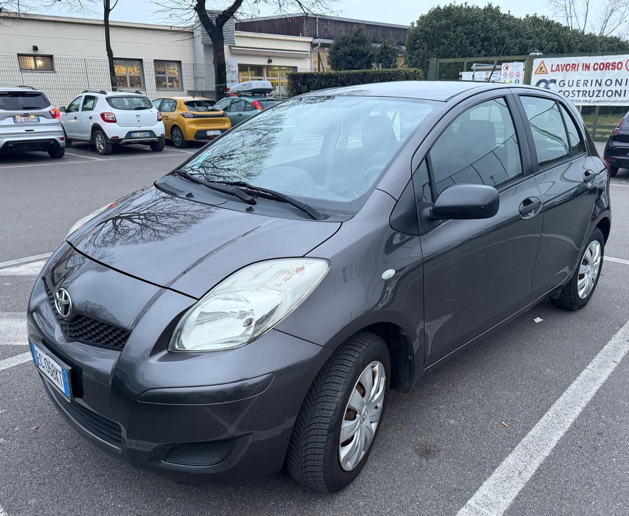 Toyota Yaris 1.0 5 porte