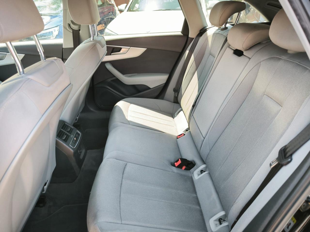 Audi A4 Avant 30 TDI/136 CV S tronic Business Advanced