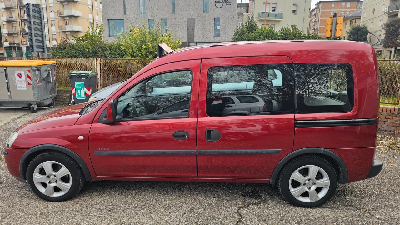 Opel Combo 1.6 CNG Metano 5p. Tour Arizona