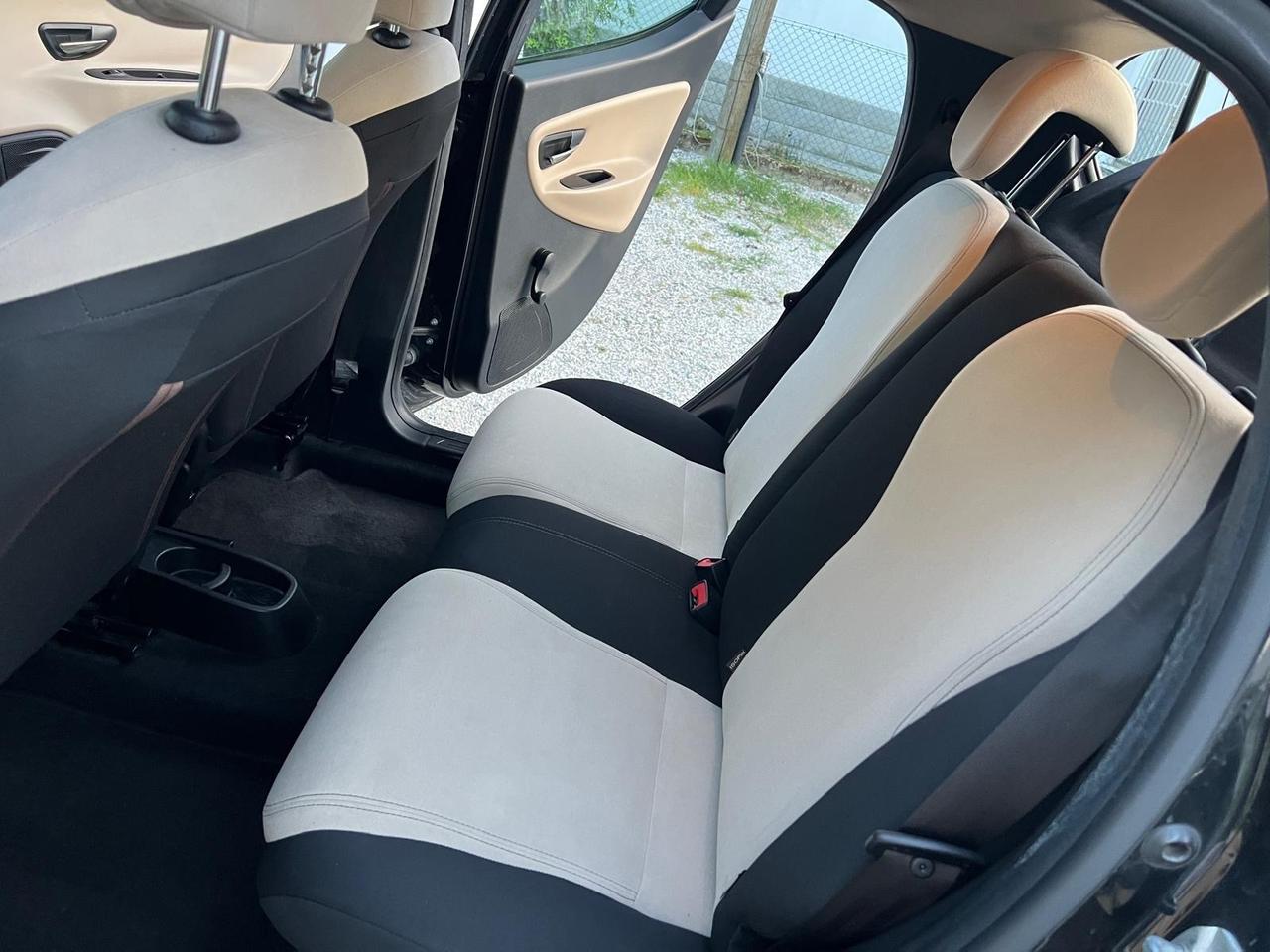 Lancia Ypsilon 0.9 TwinAir 85 CV 5 porte Metano Ecochic Elle
