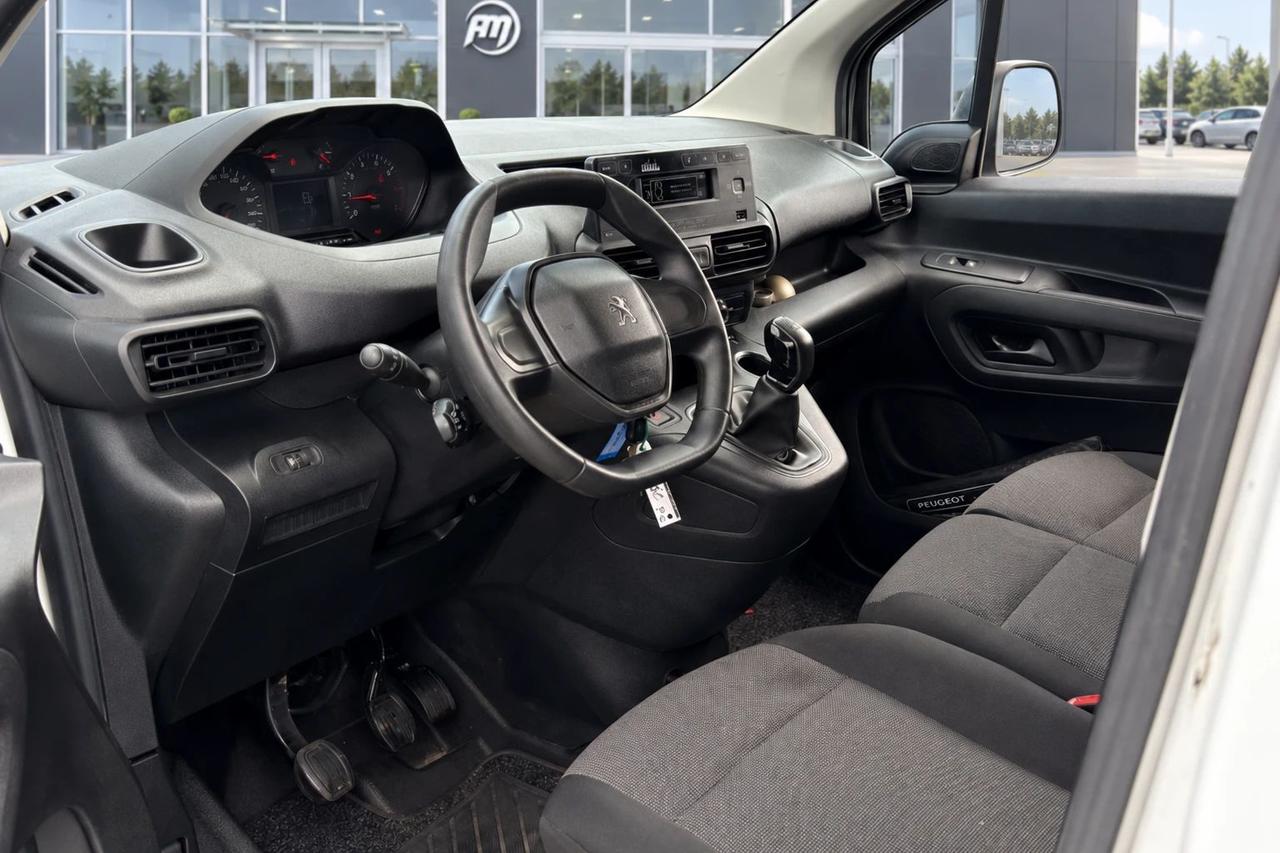 Peugeot Partner 1.5 diesel 3 posti allestito