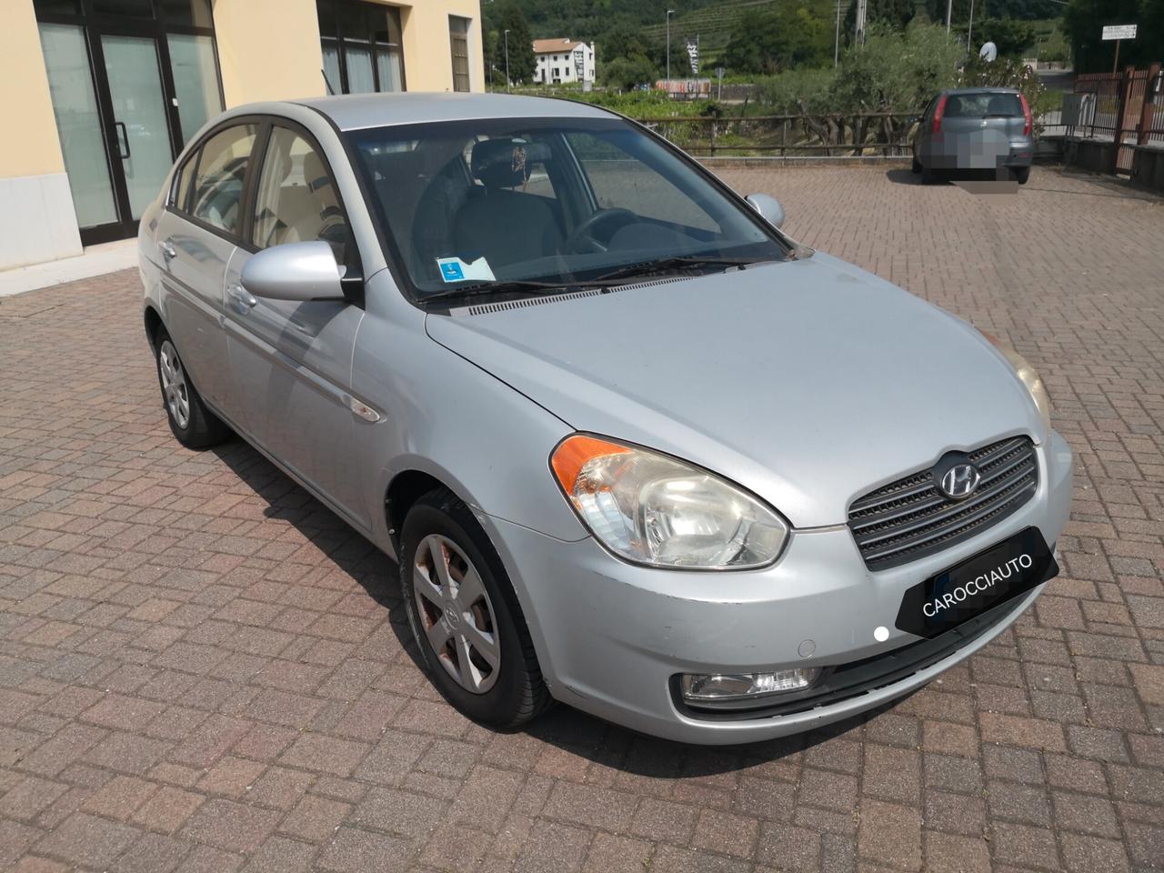 Hyundai Accent 1.4 benzina 5 porte 90milakm neopat