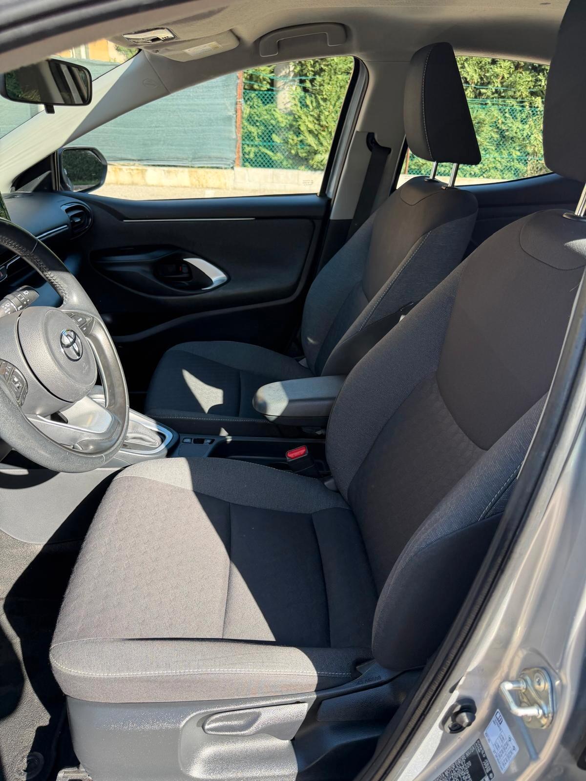 Toyota Yaris 1.5 HYBRID - NEOPATENTATI - 12 MESI DI GARANZIA -