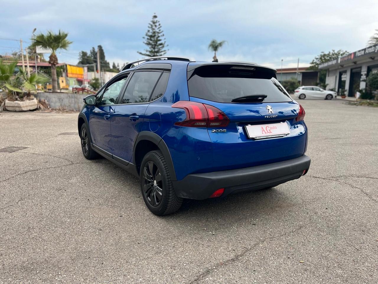 Peugeot 2008 BlueHDi 100 S&S Signature
