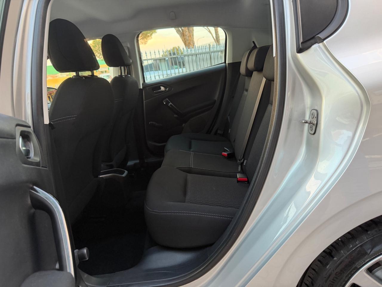 Peugeot 208 PureTech 82 5 porte Allure