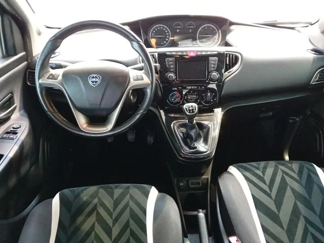 Lancia Ypsilon 1.2 69 CV 5 porte S&S Gold