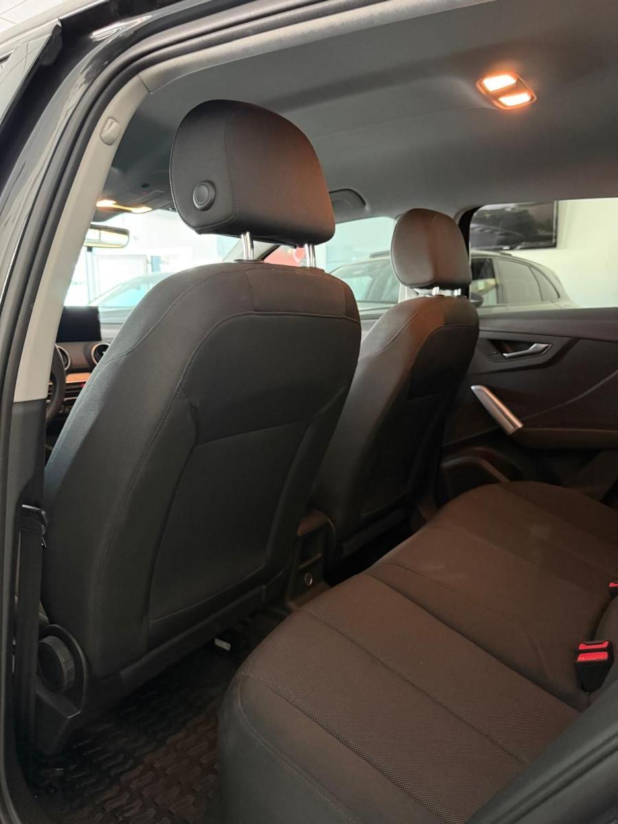 AUDI - Q2 - 30 TDI S tronic Identity Black