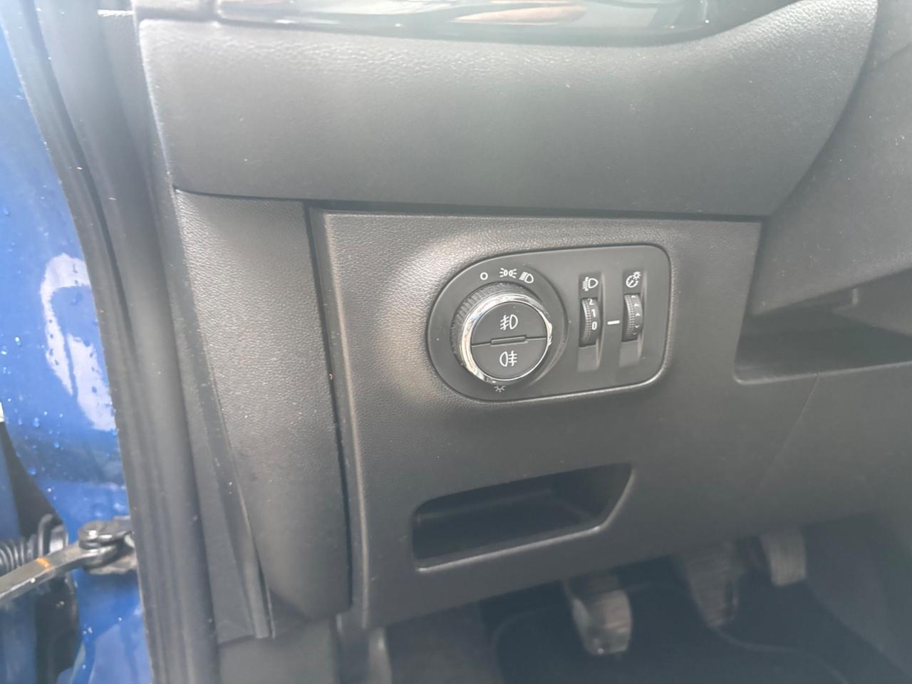 Opel Corsa 1.4 90CV GPL INCIDENTATA