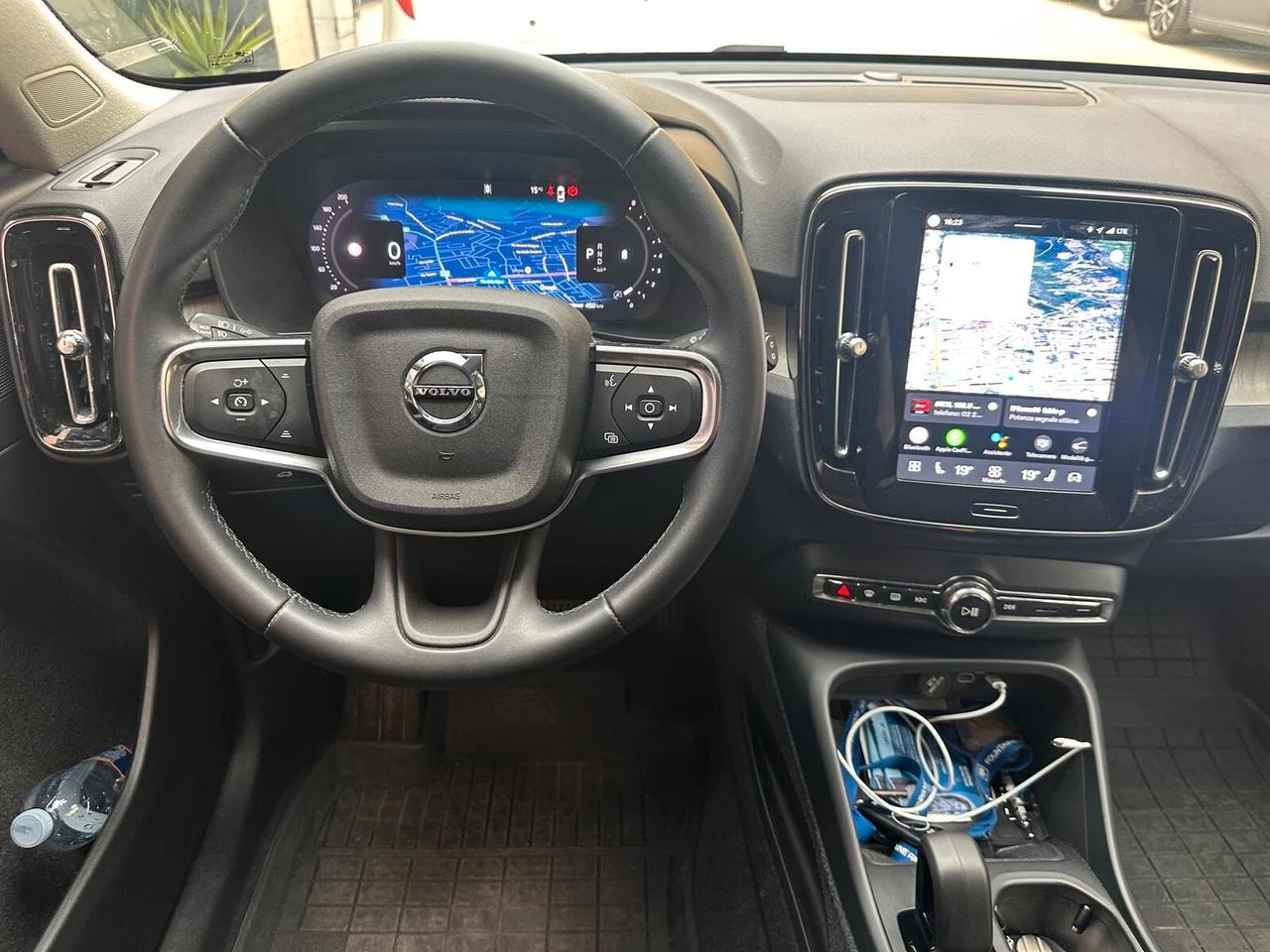 Volvo XC40 B4 2.0Mild Hybrid Core Full Opt. N1 gancio traino