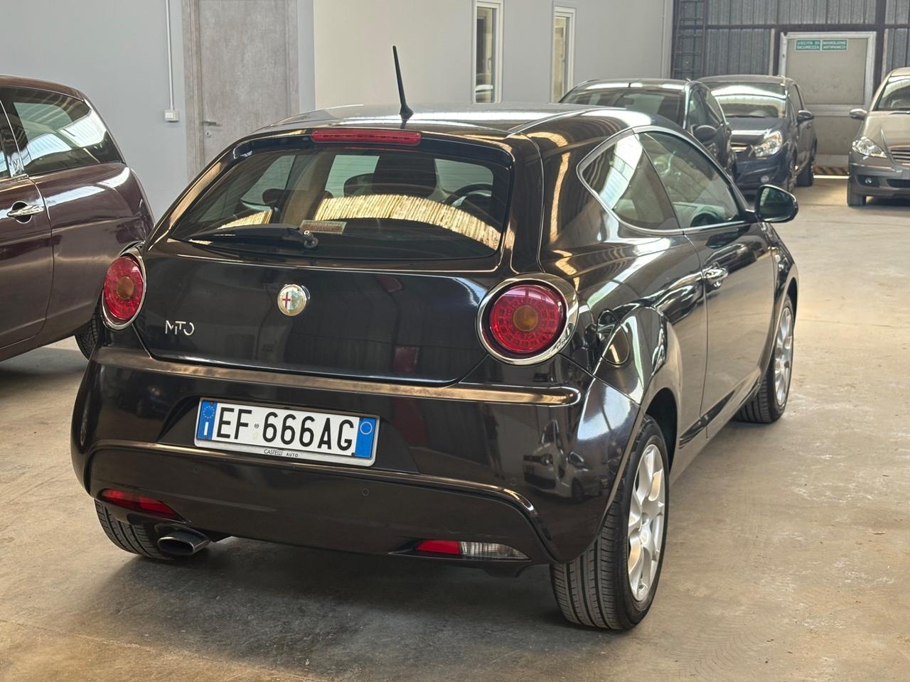 Alfa Romeo MiTo 1.4 105 CV M.air S&S Distinctive Sport Pack