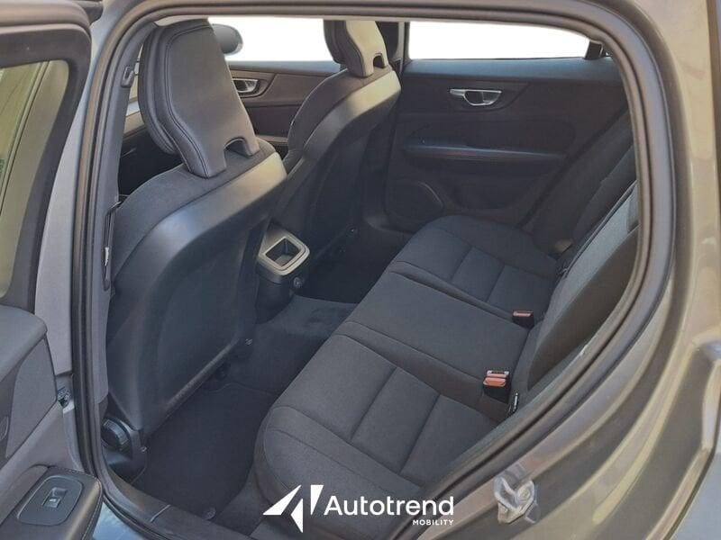 Volvo V60 B4 197+14 CV Mild Hybrid Diesel Automatica Momentum Business