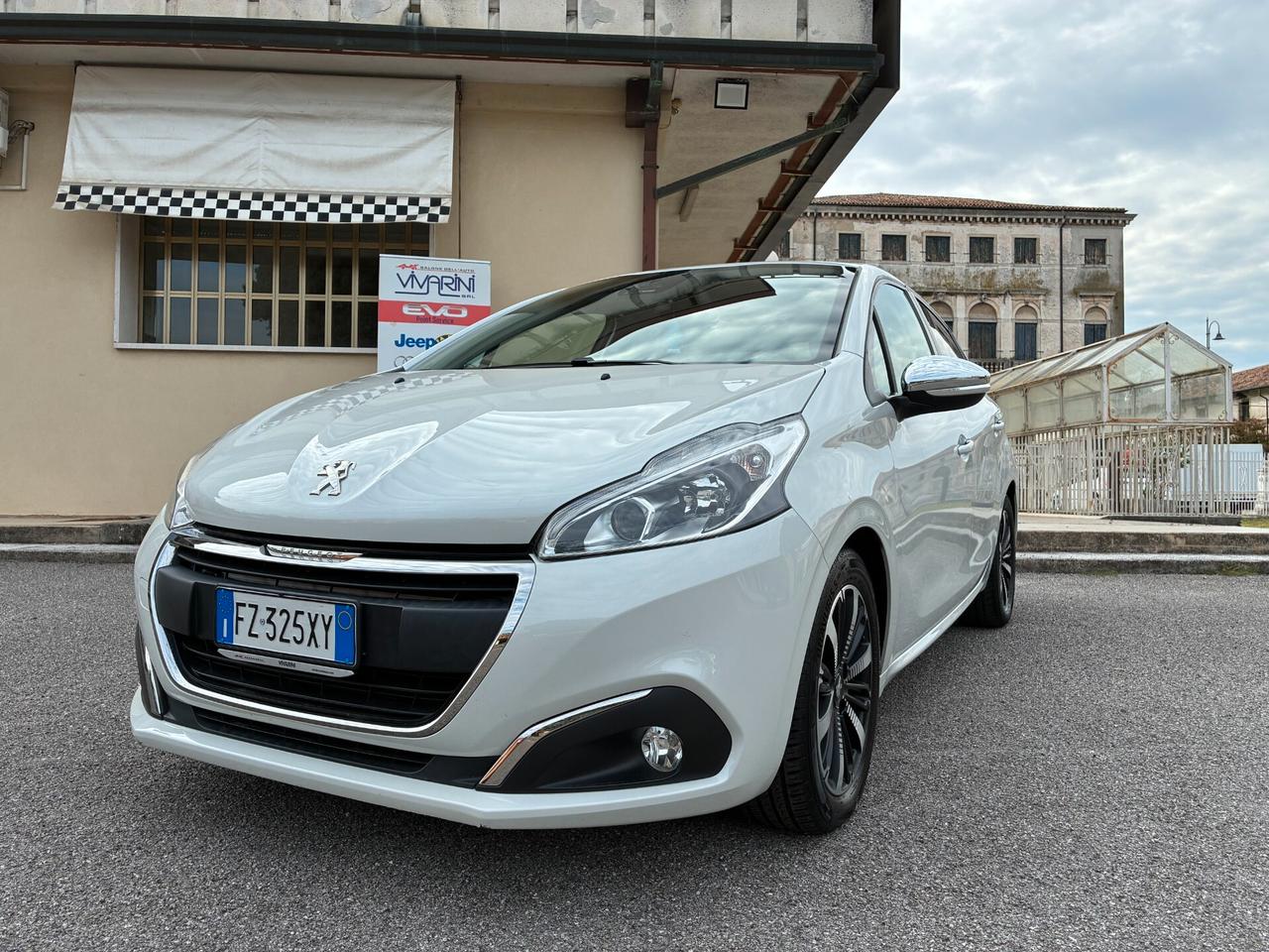 Peugeot 208 BlueHDi 100 S&S Signature