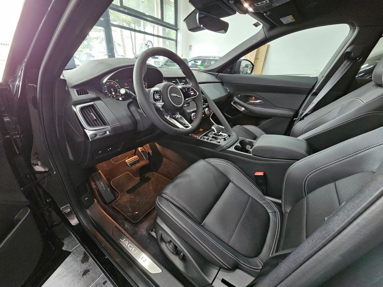 Jaguar E-Pace R-Dynamic SE Navi Camera Tetto C.20" RDynamic