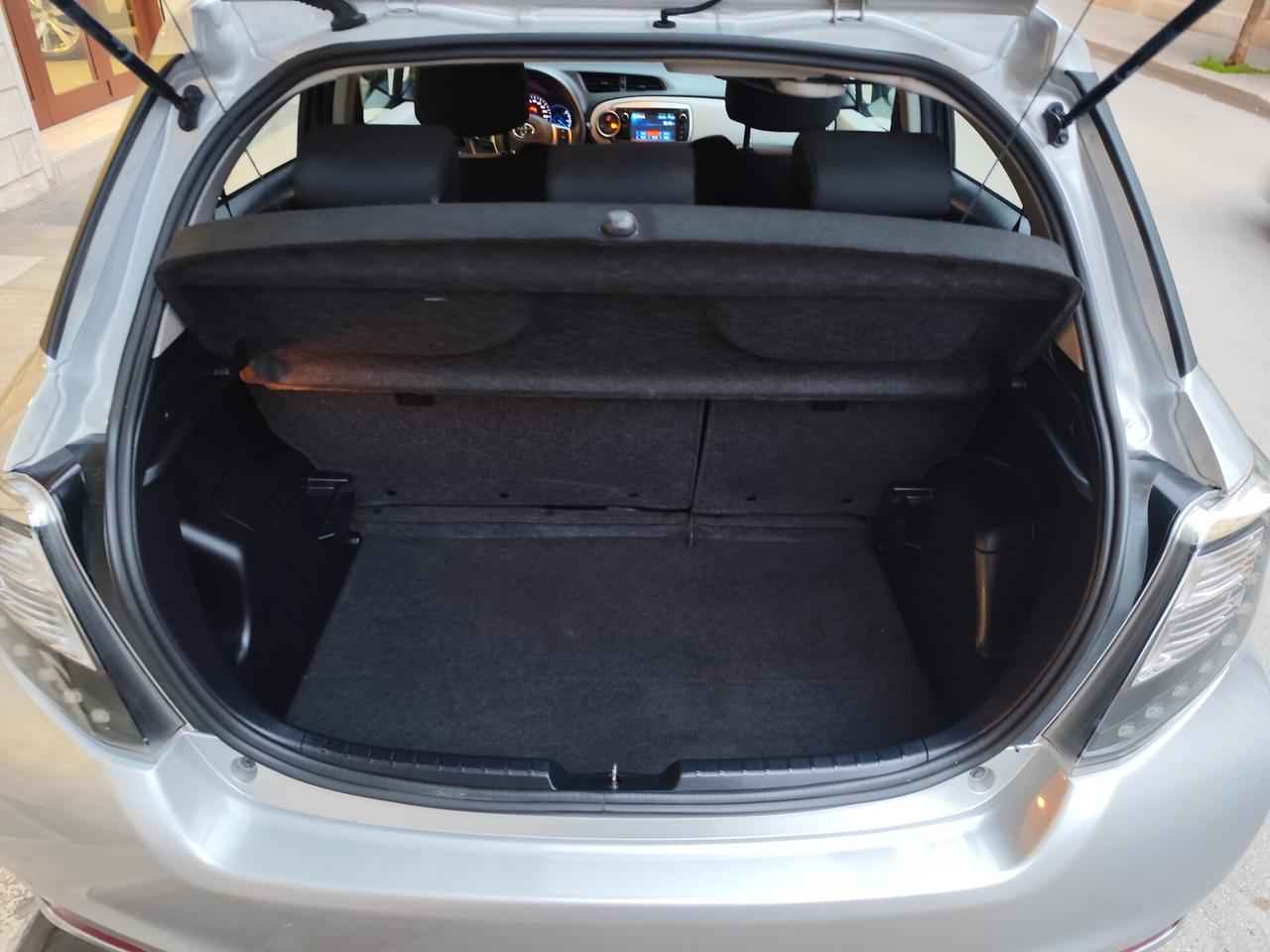 Toyota Yaris 1.5 Hybrid 75CV Lounge