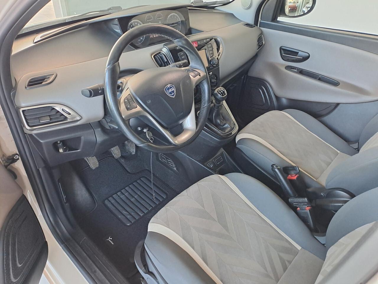 Lancia Ypsilon 1.2 B/GPL 69 CV 5 porte Gold
