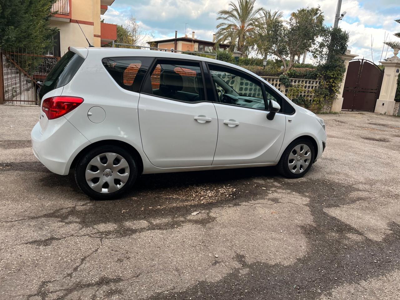 Opel Meriva 1.7 CDTI Cosmo (Autocarro 5 Posti)Perfetta