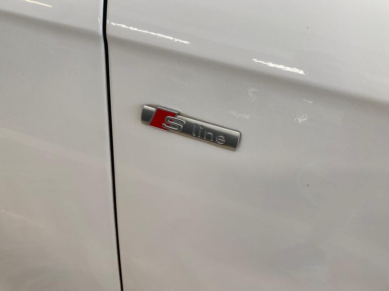 AUDI A4 Avant S-LINE 2.0 TDI LED 2013