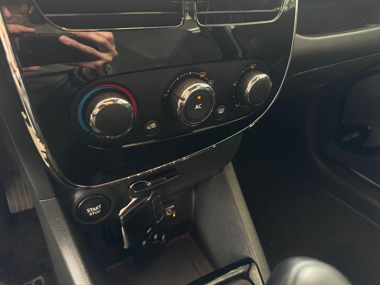 Renault Clio 1.2 75CV 5 porte Wave Metano Neopatentati