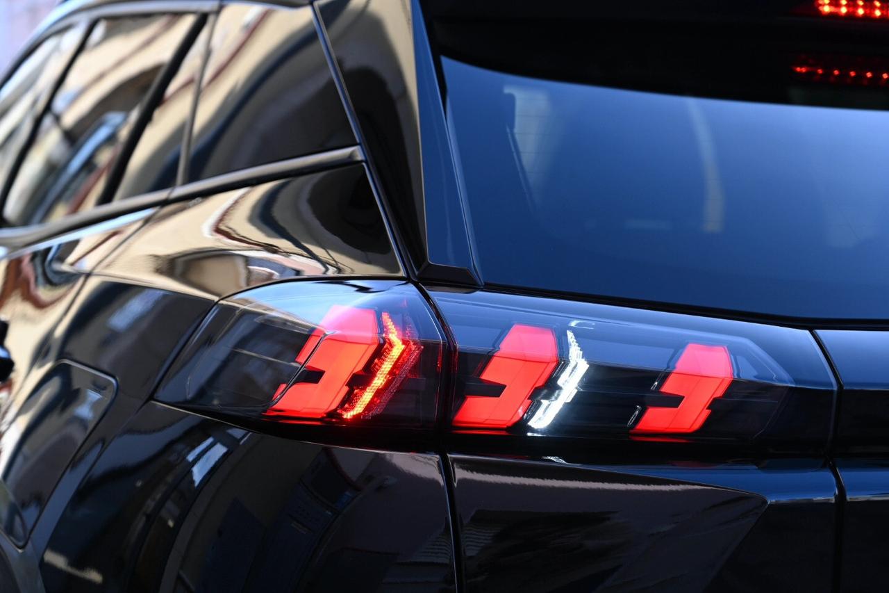 Peugeot 2008 BlueHDi 130 S&S EAT8 Allure