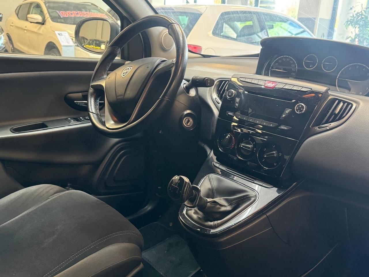 Lancia Ypsilon 1.2 69 CV 5 porte GPL Ecochic Gold