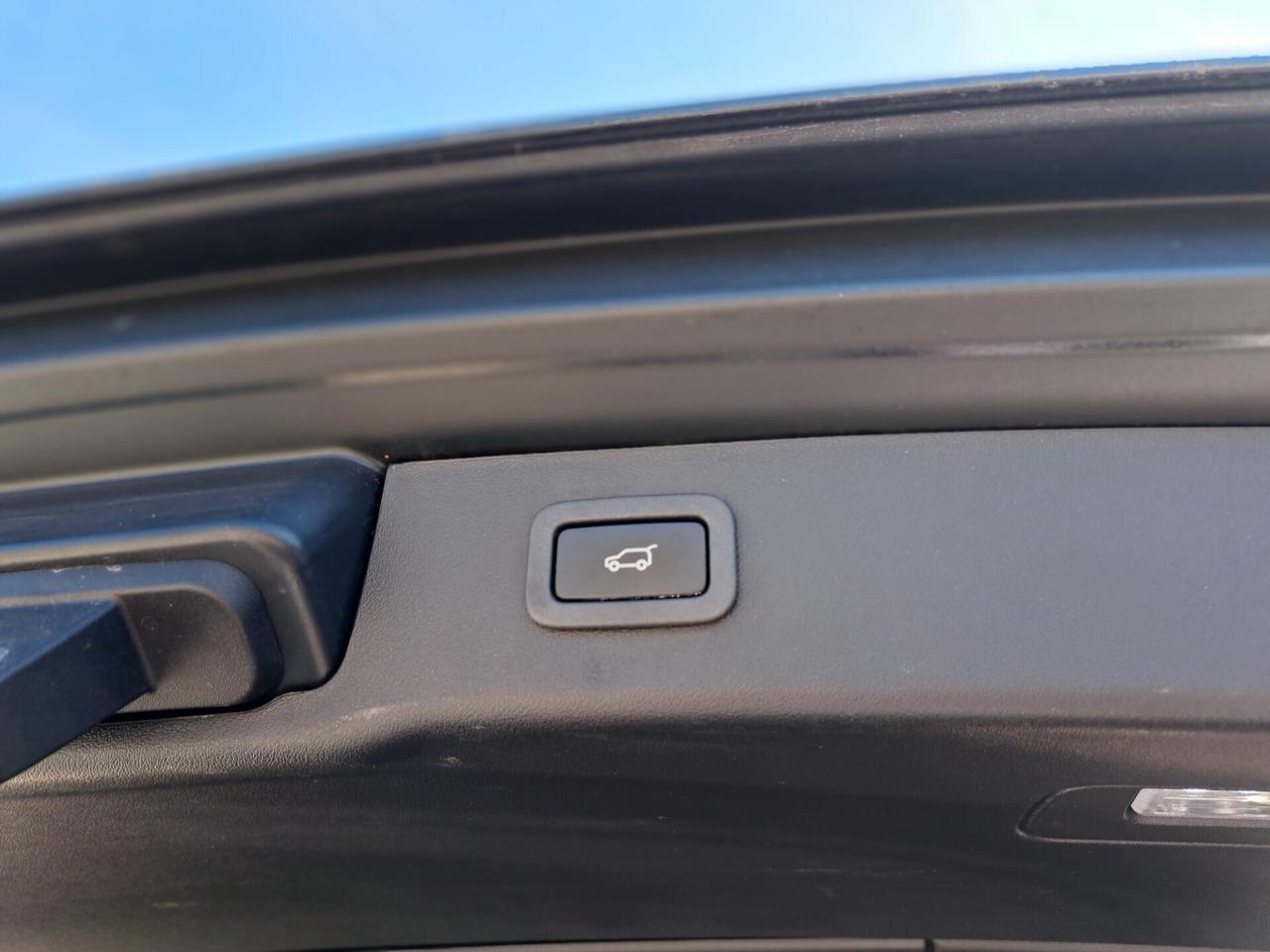 Jaguar XF 2.0 D 180 CV aut. R-Sport/FULL /FULL OPTIONAL