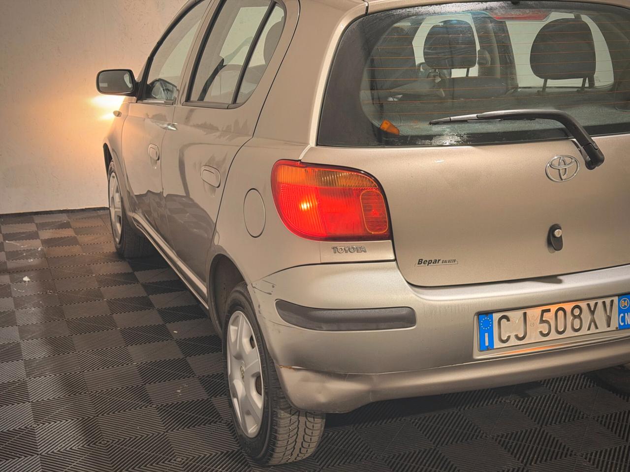Toyota Yaris 1.0i 5 PORTE - UNICOPROPRIETARIO