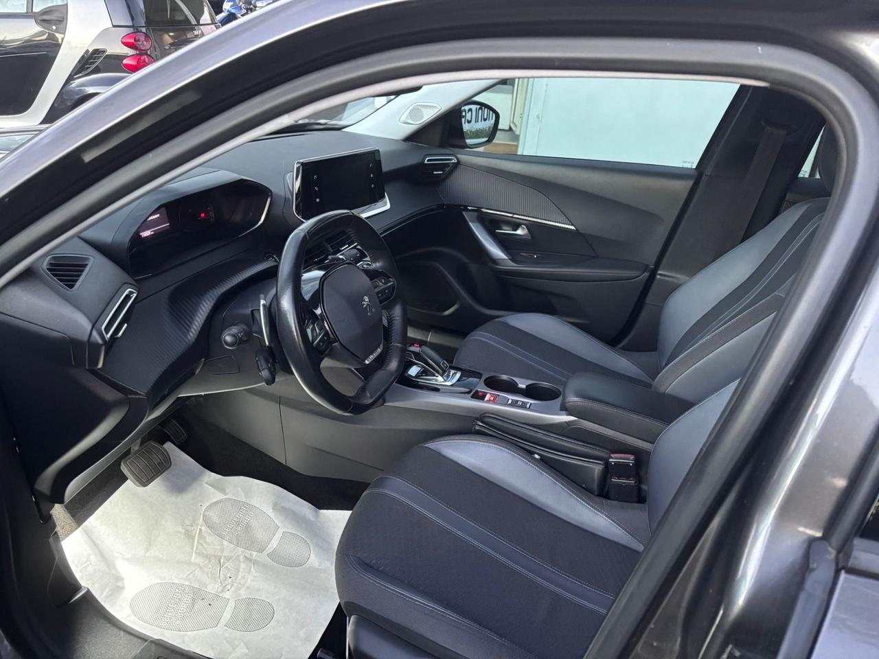 Peugeot 2008 BlueHDi 130 S&S EAT8 Allure