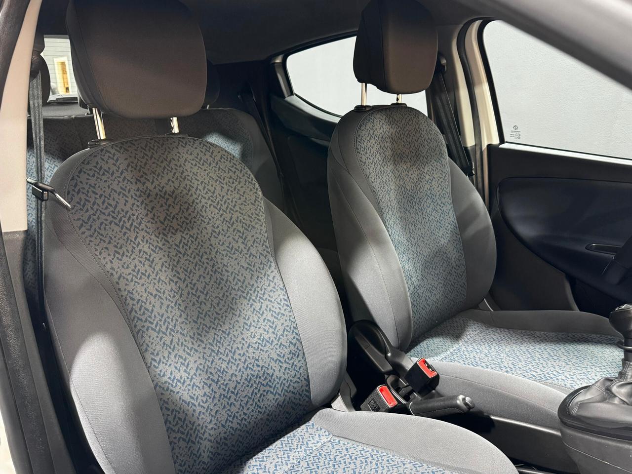 Lancia Ypsilon 1.0 FireFly 5 porte S&S Hybrid Gold