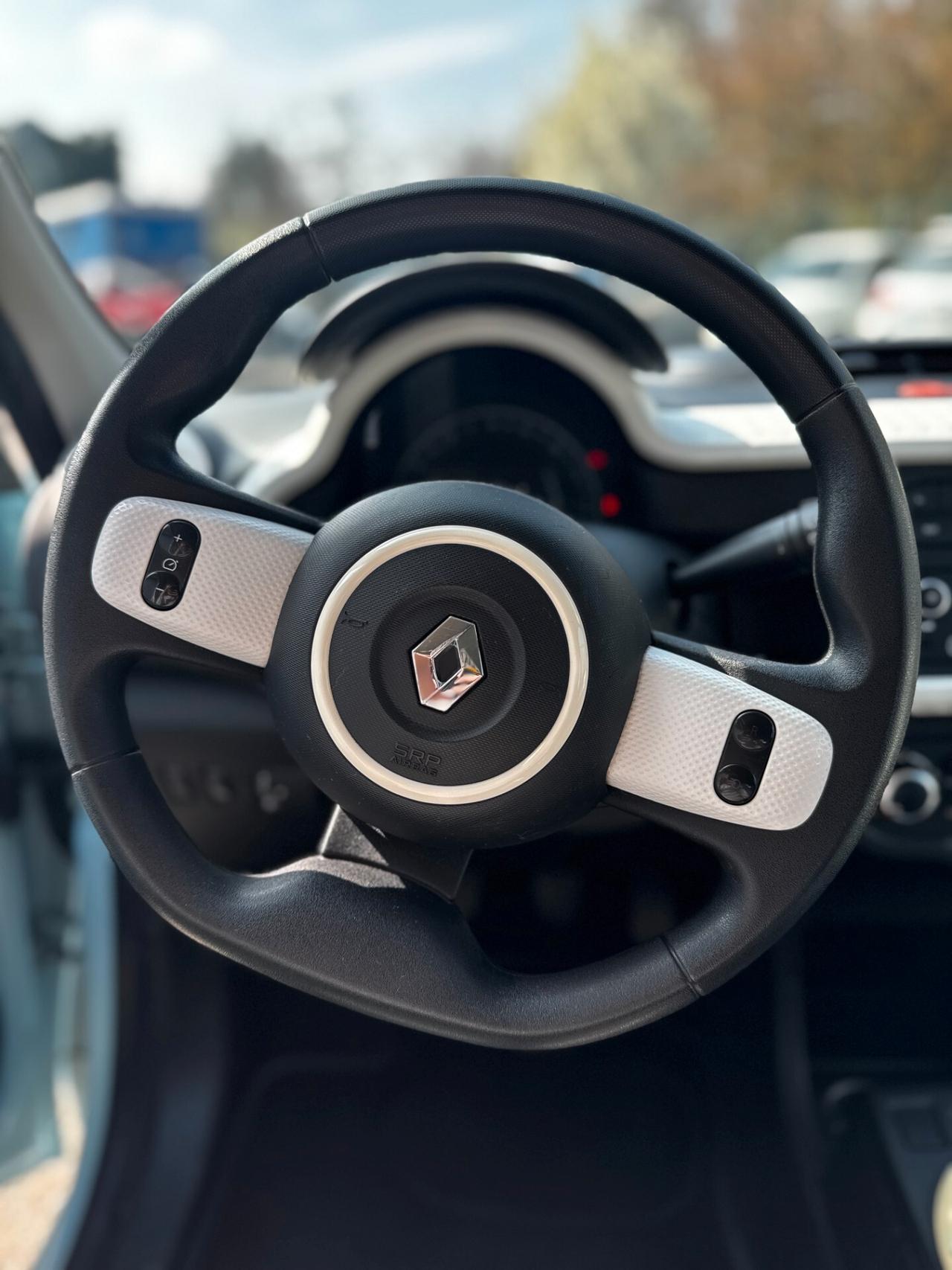 Renault Twingo 1.0 52kW Benz 5p *59.000 km*