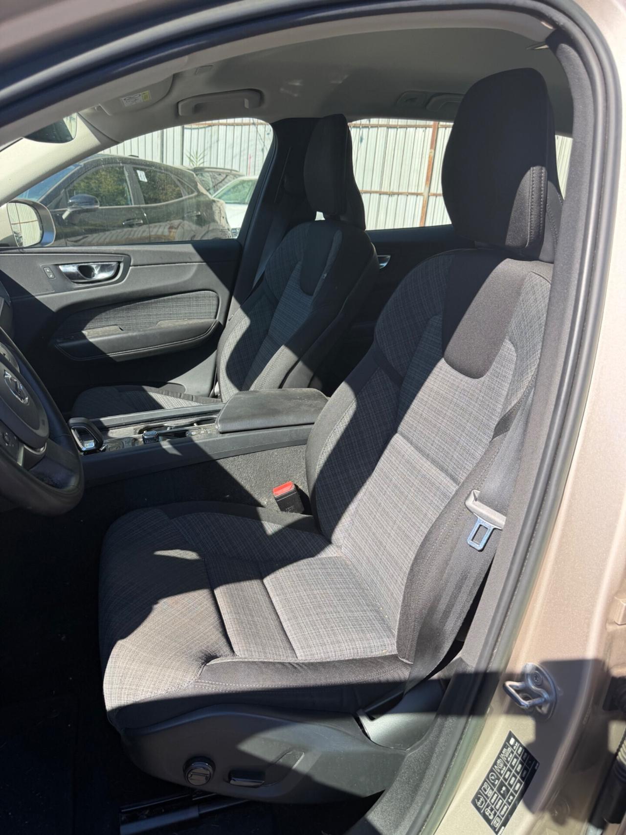 Volvo XC 60 XC60 B4 (d) SINISTRATA