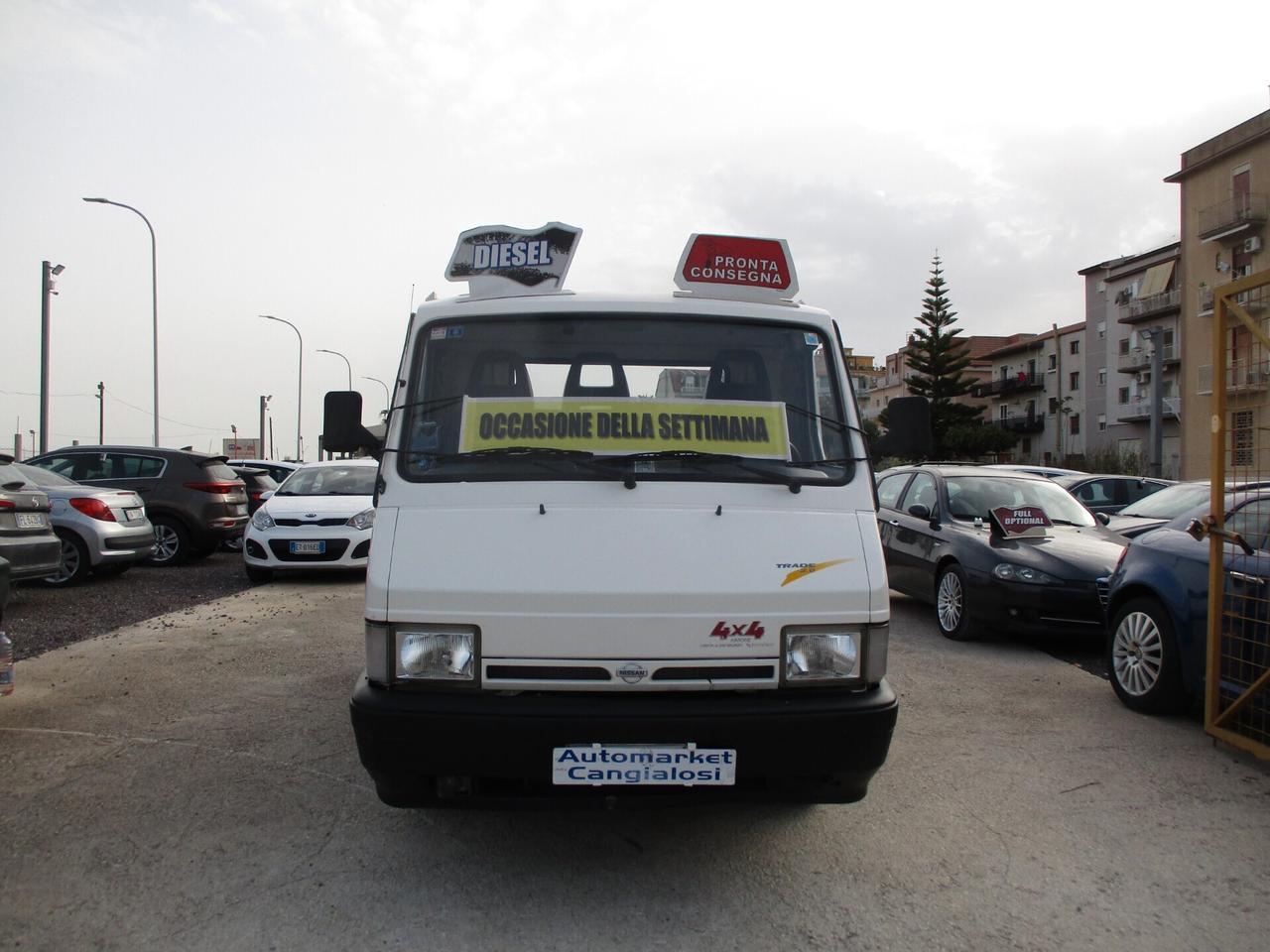 NISSAN TRADE CASSONE FISSO MOLTO BELLO