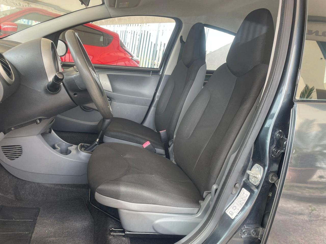 Toyota Aygo 1.0 12V VVT-i 5 porte Sol