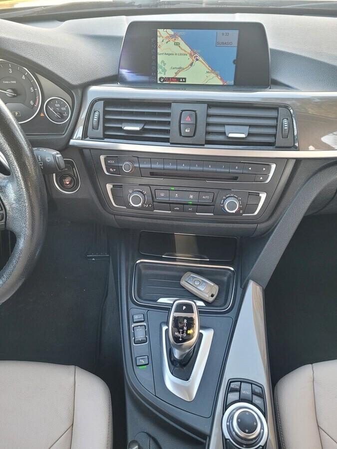 Bmw 320d xDrive Touring Modern
