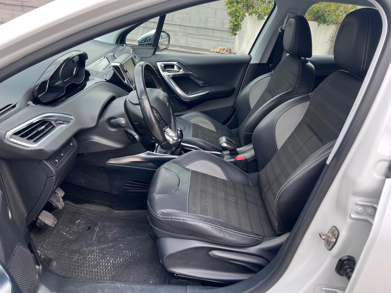 Peugeot 2008 1.6 e-hdi 92cv 8v Allure NAVI/PELLE/17; PERFETTA!