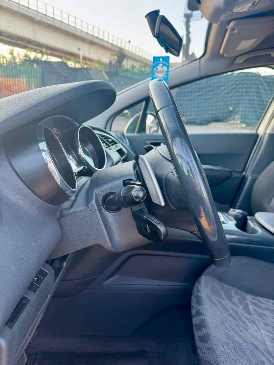 PEUGEOT 3008 1.6 HDi 110CV CAMBIO AUTOMATICO