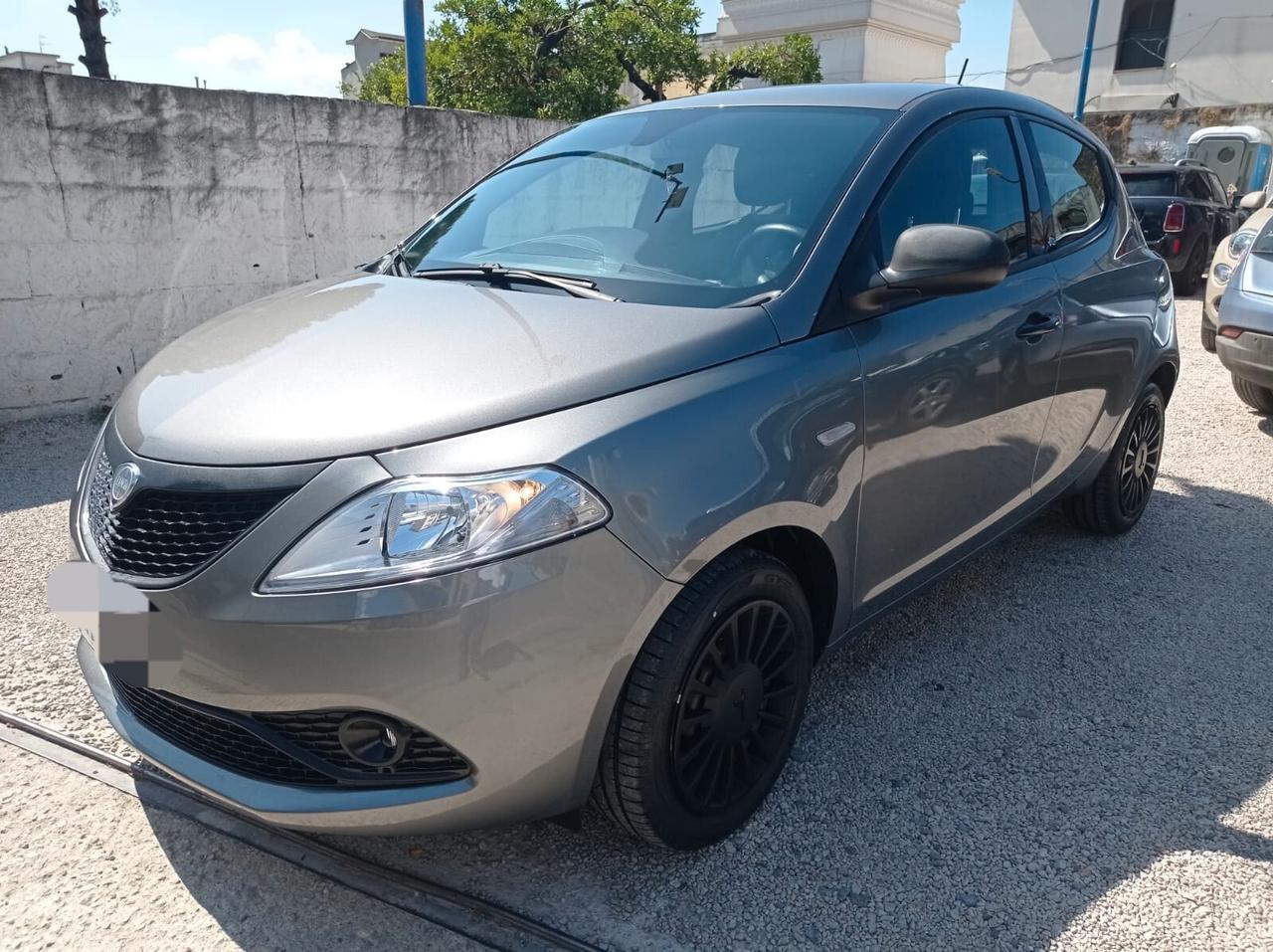 Lancia Ypsilon 1.2 69CV Elefantino Blu 700€ Gpl