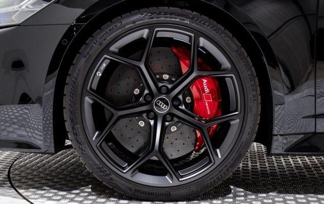 AUDI RS6 Avant 4.0 TFSI V8 quattro tiptronic Performance