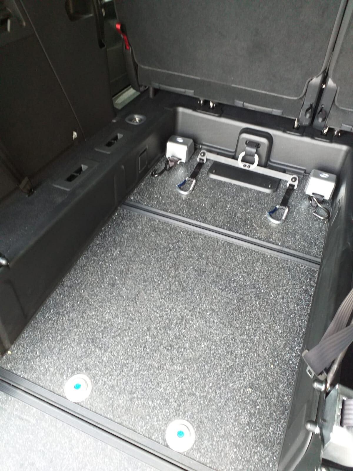 Ford Connect TRASPORTO DISABILI USATO D'OCCASIONE