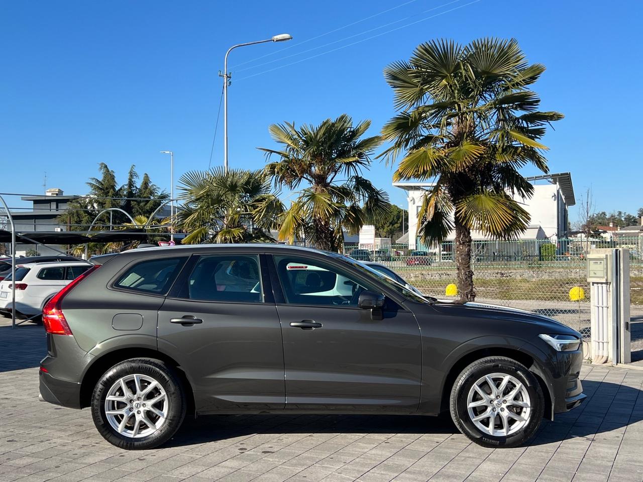 Volvo XC60 B4 (d) AWD Geartronic Momentum Pro