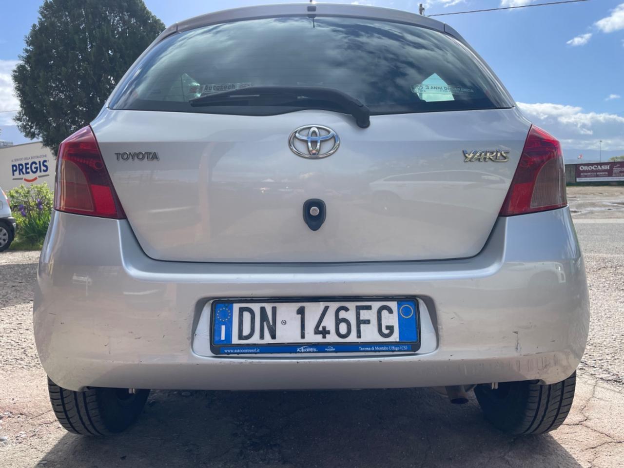 Toyota Yaris 1.3 5 porte Sol CAMBIO AUTOMATICO