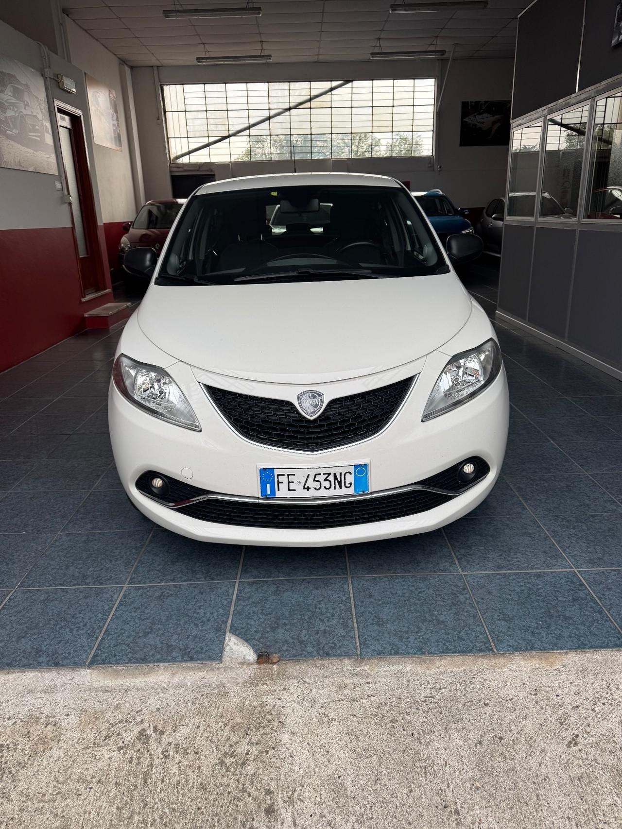 Lancia Ypsilon 1.2 69 CV 5 porte GPL Ecochic Gold