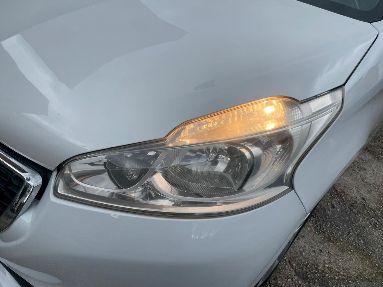 Peugeot 208 BlueHDi 100 S&S 5 porte Allure